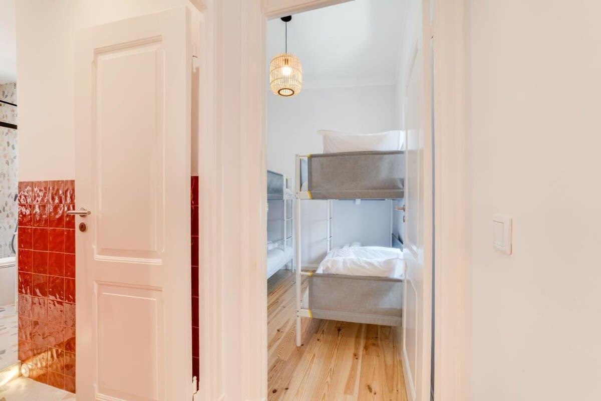 Cozy Coastal Getaway 3Br Apartment In Estoril Kültér fotó