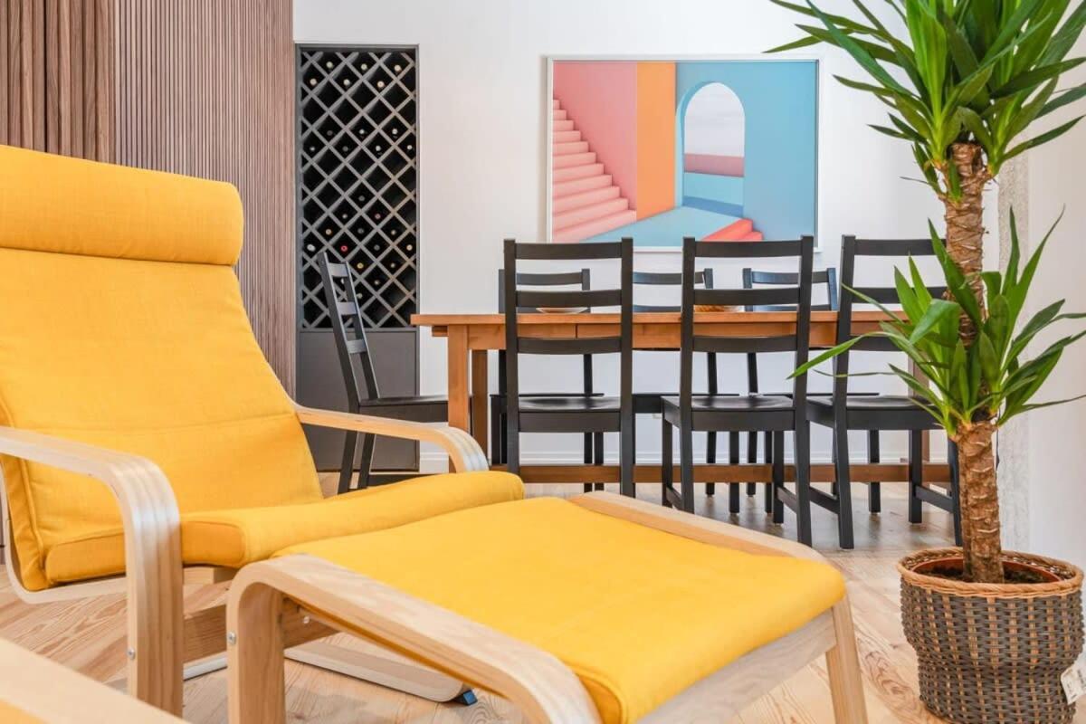 Cozy Coastal Getaway 3Br Apartment In Estoril Kültér fotó