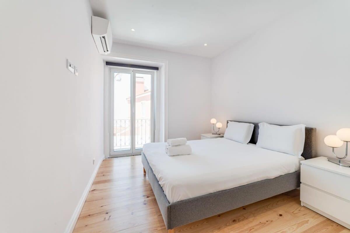 Cozy Coastal Getaway 3Br Apartment In Estoril Kültér fotó